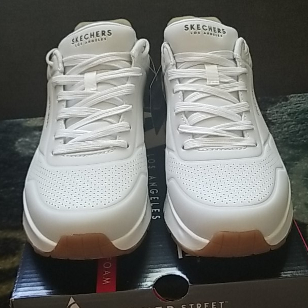 Skechers